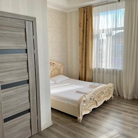 Apartment Studio -Біля Вокзалу-Недалеко Від Центру-Городоцька 151 Lviv Exterior foto